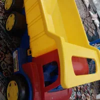 کامیون اسباب بازی