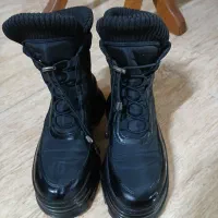 یک جفت پوتین زنانه سایز 39