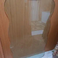 میز شش نفره بدون صندلی محکم وسالم ولوستر هم سالم|میز و صندلی غذاخوری|مشهد, سرافرازان|دیوار