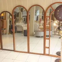 آینه قدی و پنجره ای