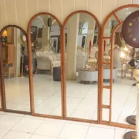 آینه قدی و پنجره ای