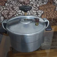 زود پز قدیمی سالم سالم