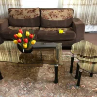 مبل ۷ نفره و میز وسط شیشه ای و چوبی mdf