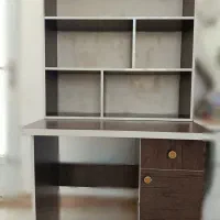 میز تحریر و کتاب خونه