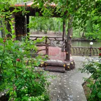 اجاره ساحلی لب اب باغ بهادران|اجارهٔ کوتاه‌مدت ویلا و باغ|باغ بهادران, |دیوار