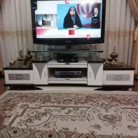 تلوزیون سامسونگ ۴۰ اینچ ومیز تلوزیون در حد نو