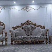 مبل مصری ۹نفره و میز تلویزیون برنجی