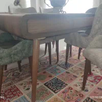 میز ناهار خوری تمیز