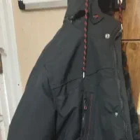 کاپشن|لباس|شیراز, دلجو|دیوار