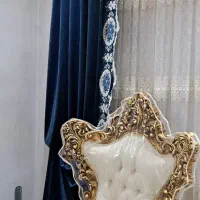 کنار پرده سالن پذیرایی شیک