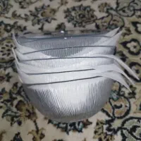 مقداری ظروف نو