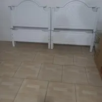 دو عدد تخت یک نفر و تمیز