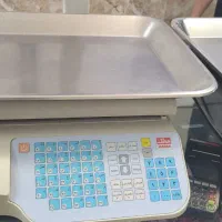 ترازو میز ترازو یخجال ۲ متری ایستاده