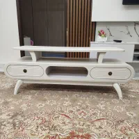 میز زیر تلویزیون