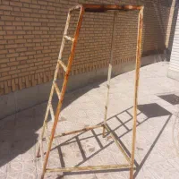 چهار پایه آهنی