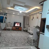 طبقه یک از دو ورودی مجزا دارای دارای حیاط