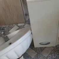 روشویی همراه شیرآب و کمد