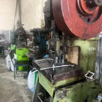 کارگر پرسکار و مونتاژ کار
