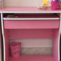 سرویس خواب سالم و کامل دخترانه|تخت و سرویس خواب|قم, باغ اشرافی|دیوار