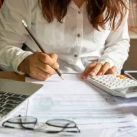 حسابدار خانوم و ادمین دیجی کالا و سایت مسلط