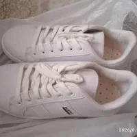 دوعدد کتونی سفید رنگ سایز 37