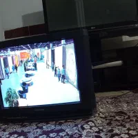 تلوزیون بیست‌و یک اینچ