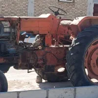 تراکتور رومانی با گاو آهن