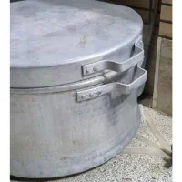 دو عدد دیگ روحی قدیمی چهار دستگیره در حد نو