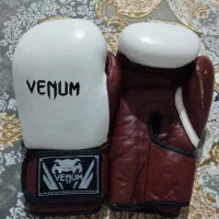 یک جفت دستکش ونوم یه جفت هم ساقبند جورایی|تجهیزات ورزشی|پارسآباد, |دیوار