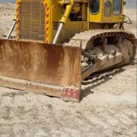 دستگاه دی ۶ و دی ۸ هر دو کاترپیلار آماده به کار