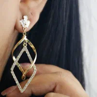 گوشواره و انگشتر