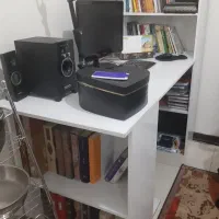 میز کامپیوتر و کتابخانه و صندلی