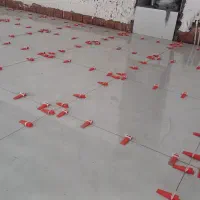 شاگرد واسه کاشیکاری