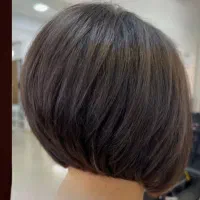 مدل برای کوتاهی مو توسط مربی با ۱۵ سال سابقه کار