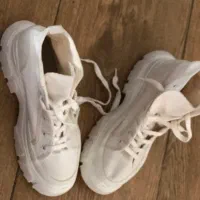 پوتین زارا|کیف، کفش، کمربند|ری, شهادت|دیوار