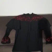 چند عدد لباس نو|لباس|رشت, دیانتی|دیوار