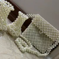 کیف مرواریدی سفید