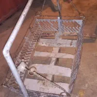 سلام یک عدد گهواره بچه قدیمی بالای ۵۰سال  قدمت