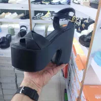 کفش باشنه بلند
