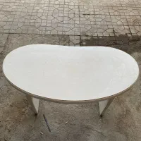 میز ساده سفید