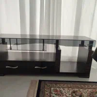 یک عدد میز TV کاملاً سالم