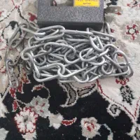 قفل کتابی و زنجیر