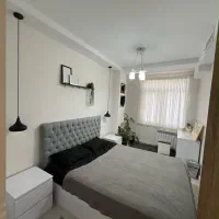سرویس تخت خواب دو نفره چستر با پاتختی و میز دراور