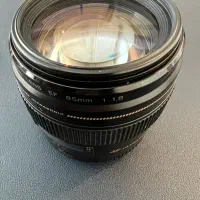 لنز کنون 85 F1.8