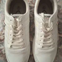 کفش تامی سفید سایز ۴۳|کیف، کفش، کمربند|شاهین‌شهر, شهرک گلدیس|دیوار