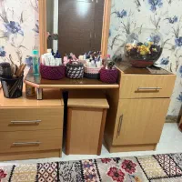تخت و میز ارایشی|تخت و سرویس خواب|شیراز, سینما سعدی|دیوار