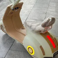 ماشین موتور شارژی وسپا پاستیلی اورجینال|اسباببازی بچه|کرج, باغ سیب|دیوار