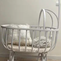 فروش در حد نو تخت کنار مادر کلییر سه چرخه|تخت و صندلی بچه|رودهن, |دیوار