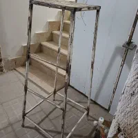 چهار پایه اهنی