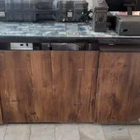 میز بزرگ و صندلی اداری